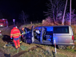 Műszaki mentésekhez vonultak a tűzoltók - 13. sz. főút