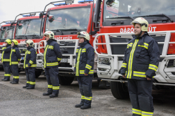 Két új tűzoltógépjármű érkezett a vármegyébe