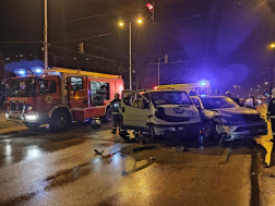 Összeütközött két személygépkocsi Tatabányán
