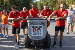 Ismét csillét toltak a tűzoltók a Bányásznapon - Oroszlányban