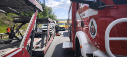 Trélerbe rohant egy furgon az M1-esen