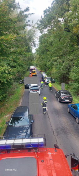 Hat személygépkocsi ütközött össze hétfő délután Oroszlány és Környe között