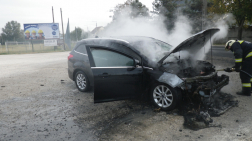 Táton kigyulladt egy gépkocsi