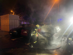 Személygépkocsi égett Tatabányán