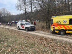 Szikláról lezuhant futón segítettek