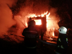 Teljes terjedelmében égett egy ház Vértesszőlősön