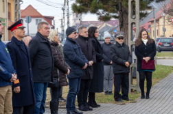 Megújult a nyergesújfalui tűzoltó emlékmű