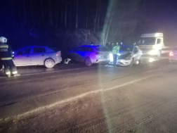 Három autó ütközött