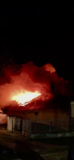 Kigyulladt egy családi ház Kocson