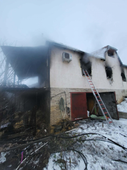 Tűz keletkezett egy családi házban Tatabányán