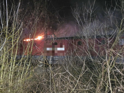 Mozdony villamos szekrénye gyulladt ki Tatabánya és Vértesszőlős között