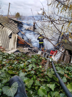 Kigyulladt egy hétvégi ház Tatabányán