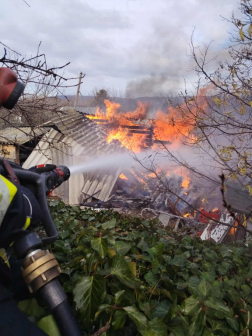 Kigyulladt egy hétvégi ház Tatabányán