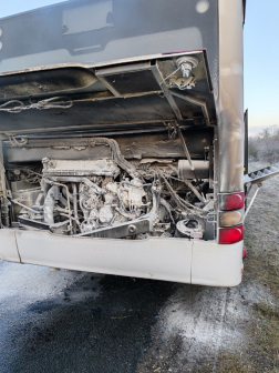Kigyulladt egy busz motortere
