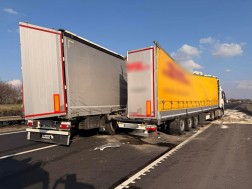 Két kamion karambolozott tegnap az M1-es autópályán