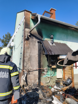 Tűz a Baross Gábor utcában