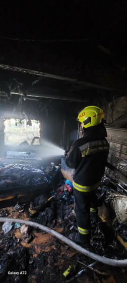 Teljes terjedelmében égett egy ház Oroszlányban