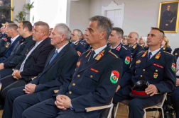 Tűzoltókat díjaztak