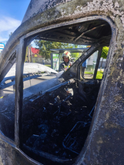 Kigyulladt egy furgon Kisbéren