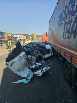 Nyerges vontató és autó ütközött