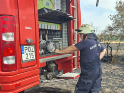 Tarló égett Tárkány külterületén