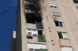 Kigyulladt egy társasházi lakás