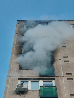 Kigyulladt egy társasházi lakás