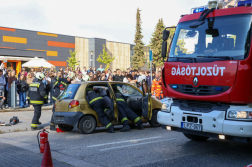 Baleseti szimulációs gyakorlaton a tatabányai tűzoltók