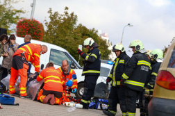 Baleseti szimulációs gyakorlaton a tatabányai tűzoltók