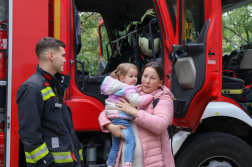 Kéklámpás napon a tatabányai tűzoltók
