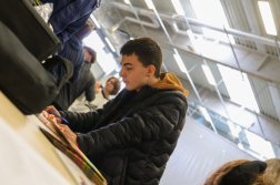 Tűzoltóruhát húztak a diákok az IKSZ börzén