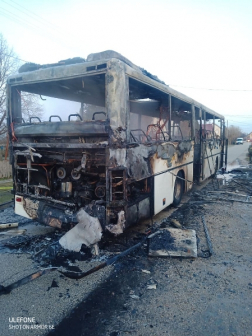 Égő buszhoz riasztották a tűzoltókat