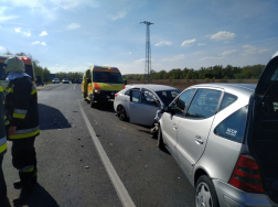 Baleset Tát és Esztergom között